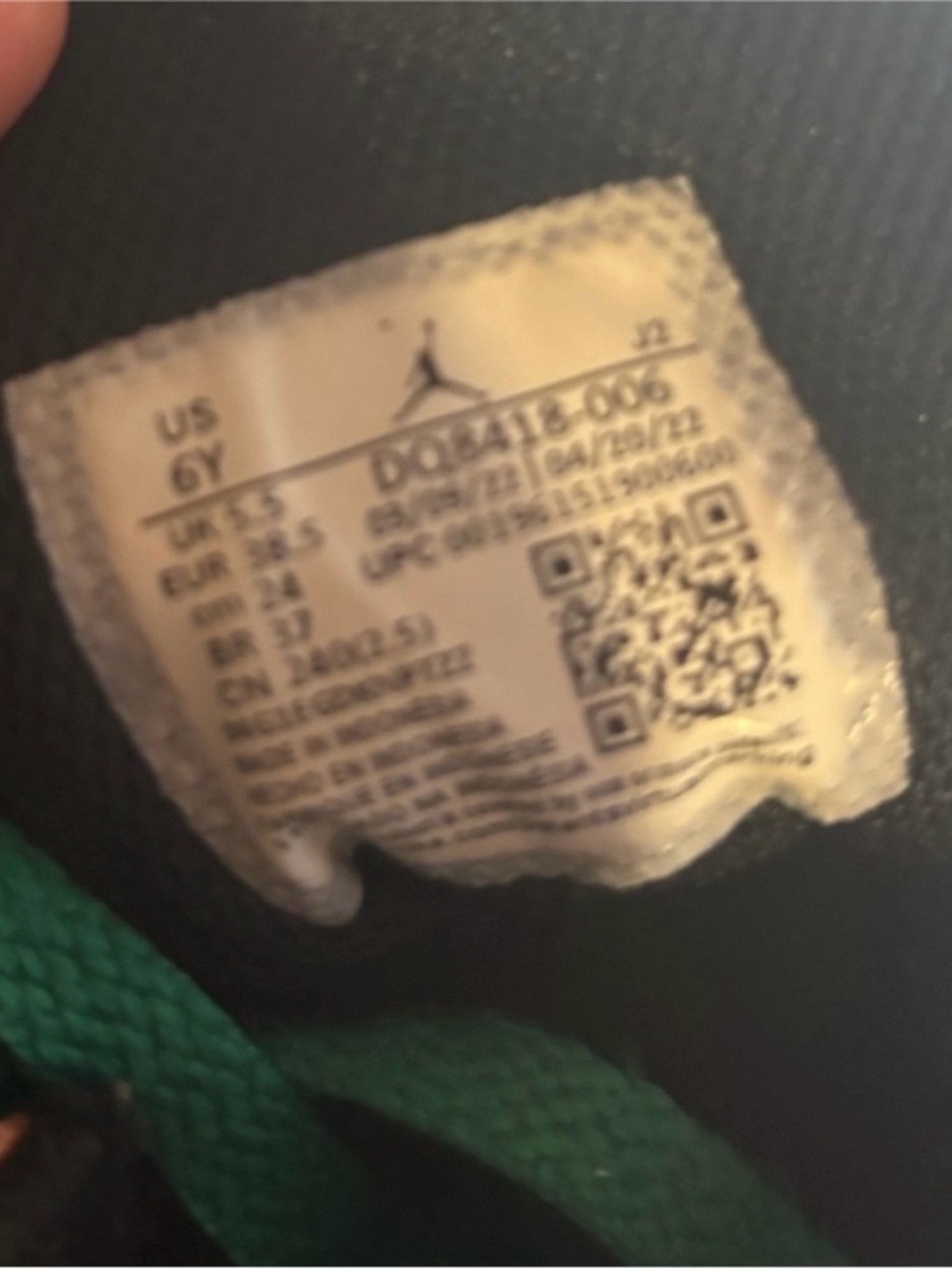 Air Jordan 1 Retro Mid SE
"Christmas Tree" Youth Size 6Y - Picture 6 of 6